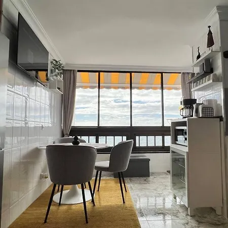 Don Paco - Fantastic Beachfront Apartment, Patalavaca