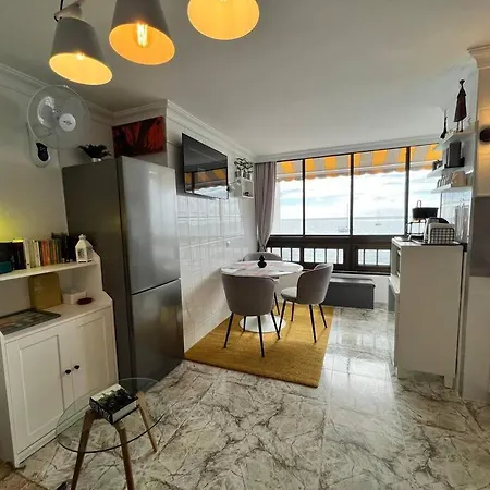 Don Paco - Fantastic Beachfront Apartment,