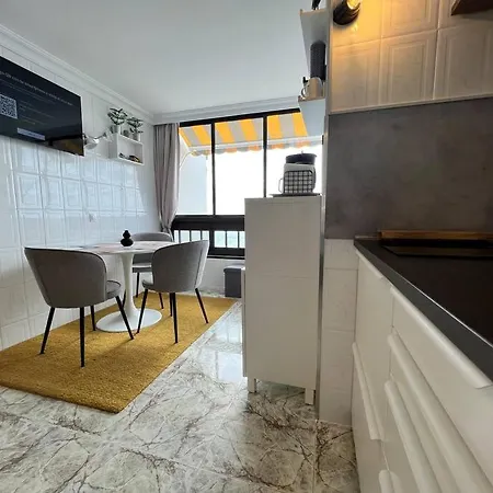 Don Paco - Fantastic Beachfront Apartment,